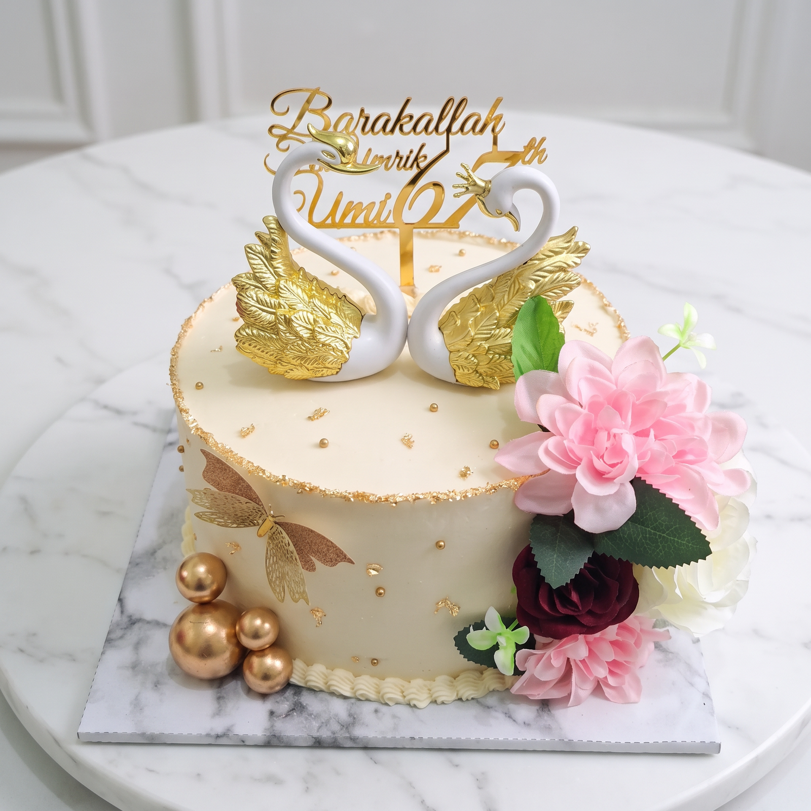 Kue Angsa Emas Elegan